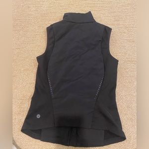 Push your pace black lululemon vest, size 4, never worn & new with tags
